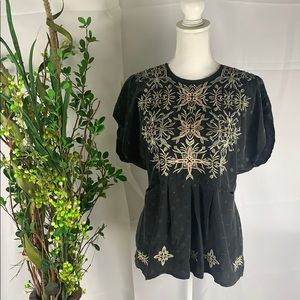 NFS HOLD FOR @BUSYGIRL88  Johnny Was Embroidered Tie-Back Shirt With Pockets